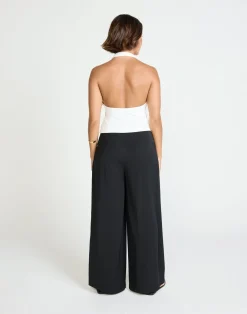 Agnete Top (White)*CHARCOAL Outlet