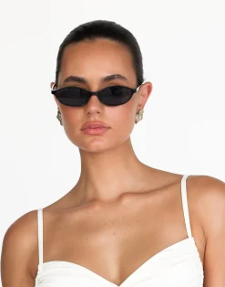 Anika Sunglasses (Black)*CHARCOAL Hot