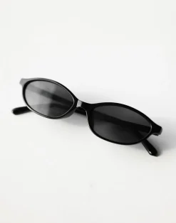 Anika Sunglasses (Black)*CHARCOAL Hot