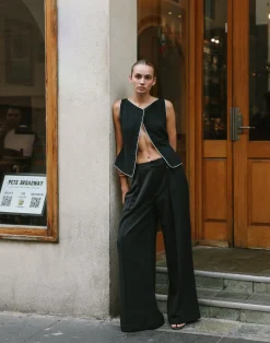 Asta Top (Black/White)*CHARCOAL Fashion