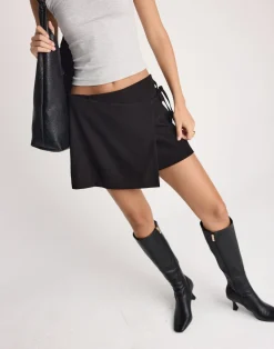 Cedar Skort (Black)*CHARCOAL CLOTHING Sale