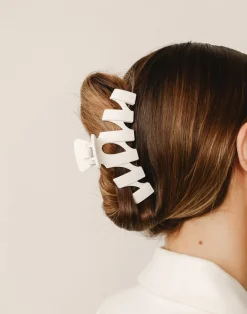Ela Hair Clip (White)*CHARCOAL Fashion